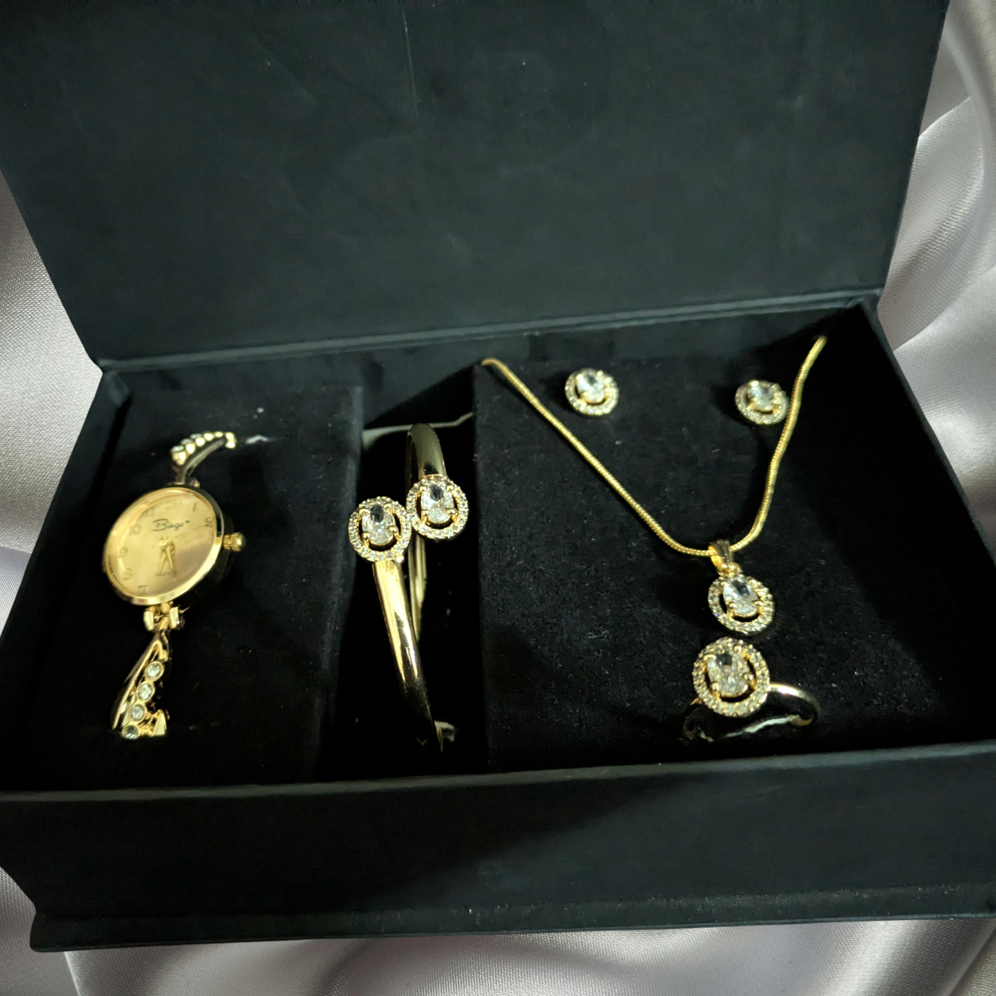 6 PCS Golden Elegant Jewellery Gift Pack